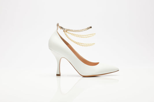 The Nik in White